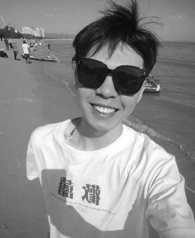 寻亲男孩刘学州三亚海边留遗书轻生 医院称已死亡