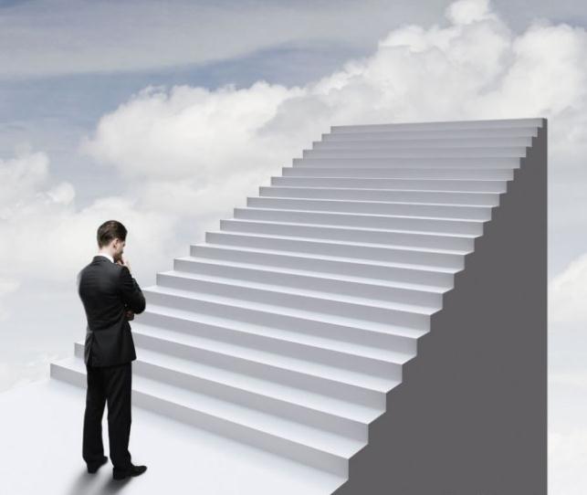 公司债务危机！怎么看公司目前有无有潜力，适不适合继续待下去？