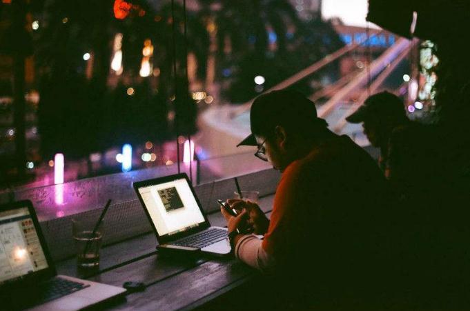 职场揭秘:一放假回来就只想当咸鱼？5招打破“假日综合症”的魔咒