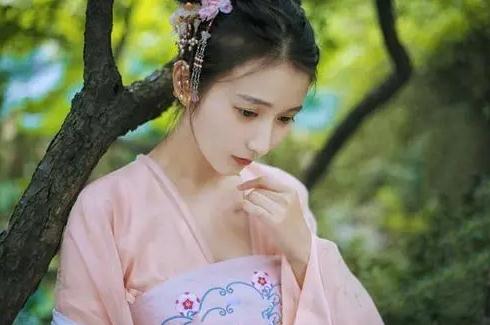 女生遇到感情别太懦弱，主动争取，才能真正把握住自己的幸福