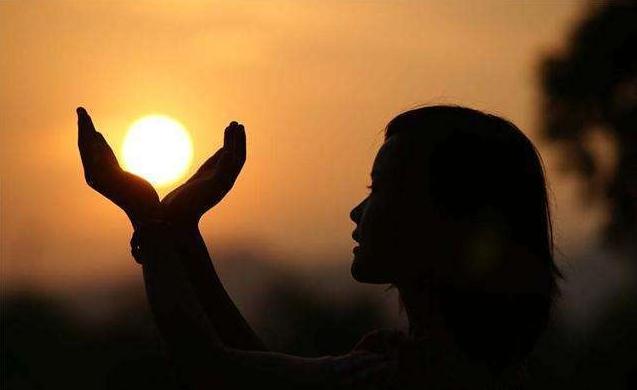 没时间？社交面窄？找闺蜜就像找男友一样，不主动的人注定孤单