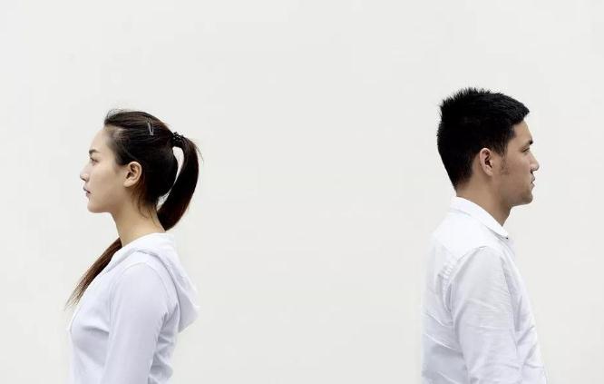 和女生牵手、拥抱、亲亲，为什么不肯答应确认关系？