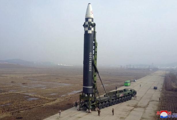 朝鲜宣布成功试射洲际弹道导弹 射高超6200公里