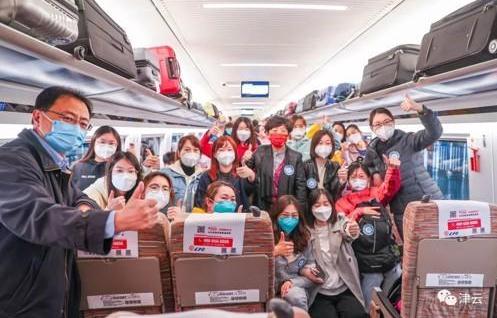 援沪医疗队总人数约万人 部分已入驻方舱医院