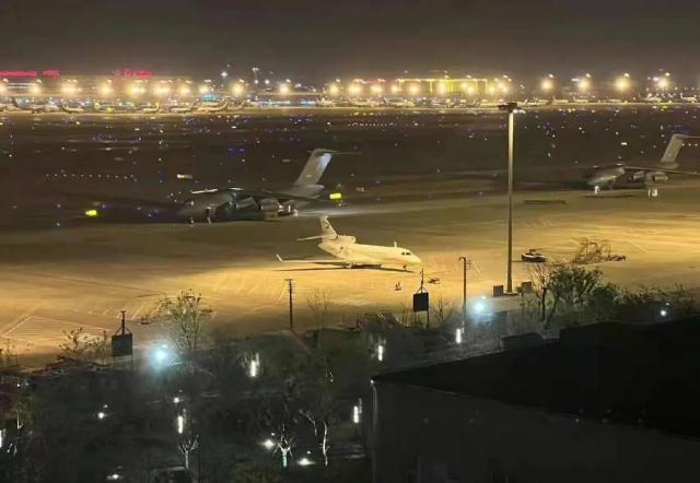 解放军派出2000余人 支援上海防疫