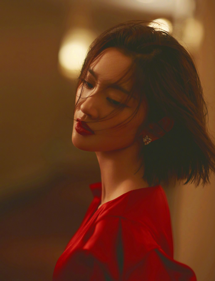 和男朋友分手了，总是忍不住给他发信息，我该怎么走出来？