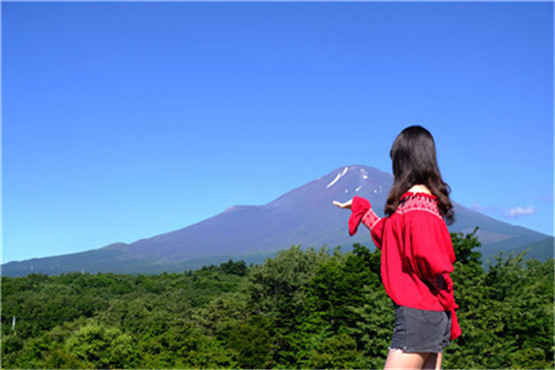 有哪些对 25 岁女生的人生建议？