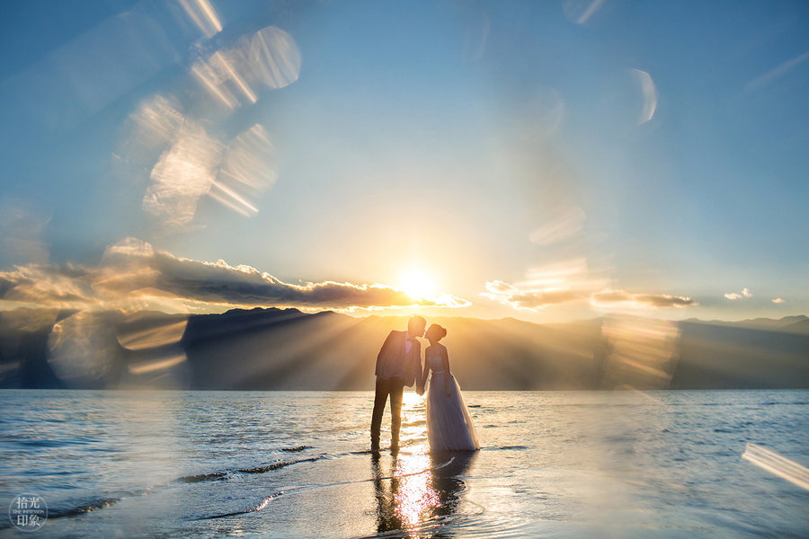 在婚姻里，谈爱情真的是天真吗？