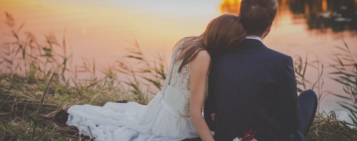 两性需求理论 | 如何判断一个男生对你是否认真？