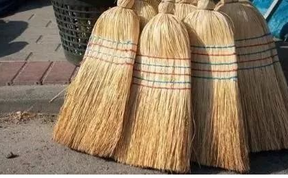 家里此处放扫帚容易穷运当头