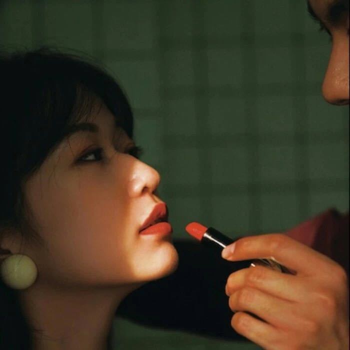 恋爱时，卑微到尘埃里，真的可行吗？