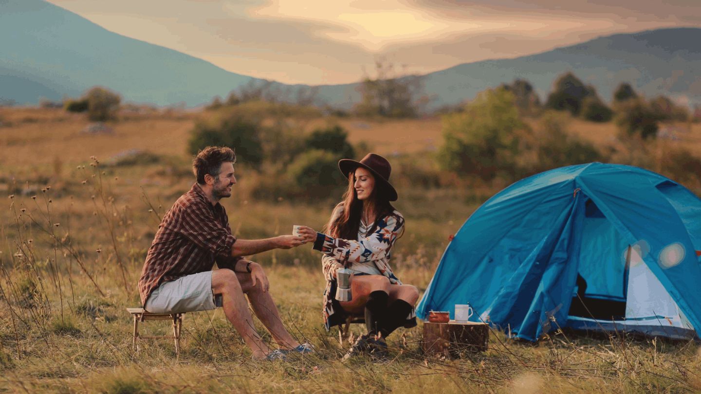 老婆在婚后一直对我不满，最近开始跟我冷战，我该怎么办？