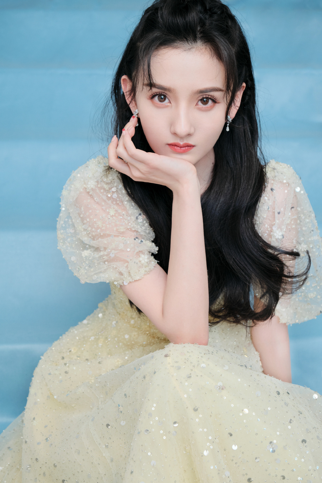 被女生拒绝两次，女生让我暂时不要联系她了，接下来我该怎么办？