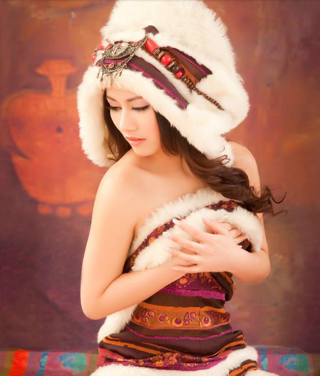 女生提问：探探上遇到渣男，他为什么要骗我？