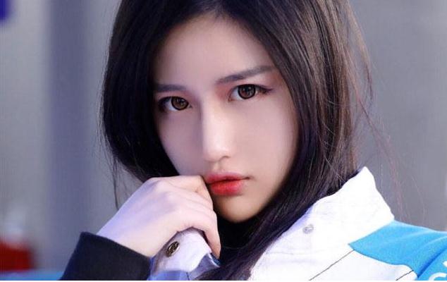 追女同事表白被拒，目前继续相处来往当中，接下来该怎么办？