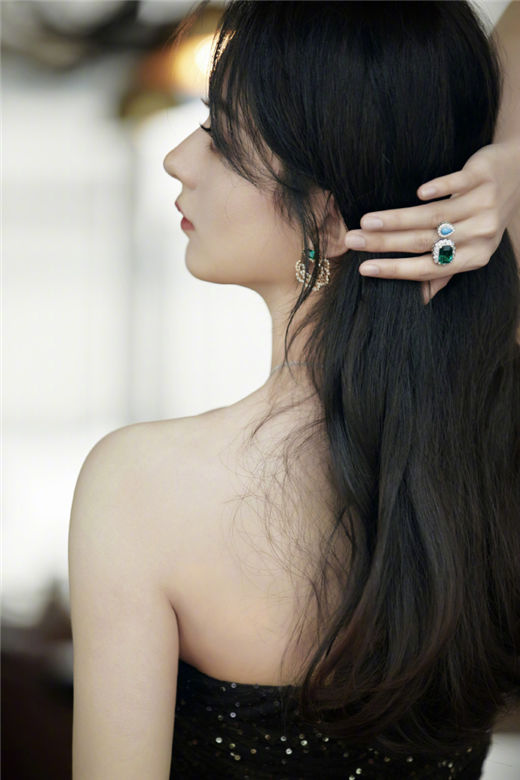 女生问：对男友说错话，他很生气，我该怎么办？