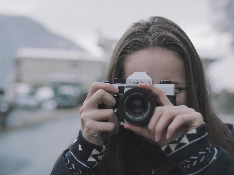 女生问|我和他在一起三年，我们是婚外情，我是不是爱上了一个不值得的人？
