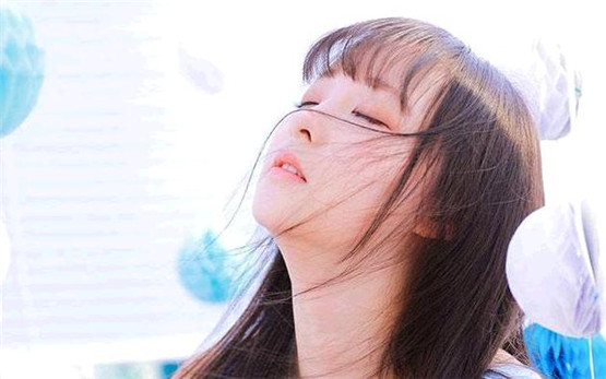 跟喜欢的女生表白，她答应后又反悔说还是做朋友，我该怎么办？