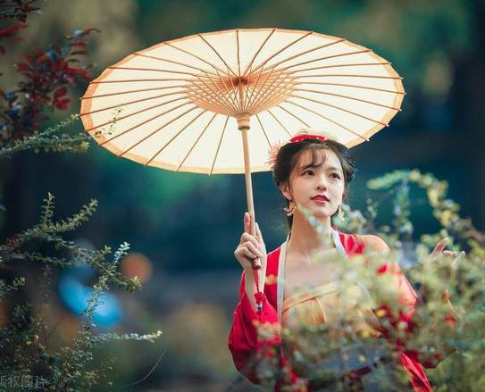 恋爱门诊：如何追同班的气质美女