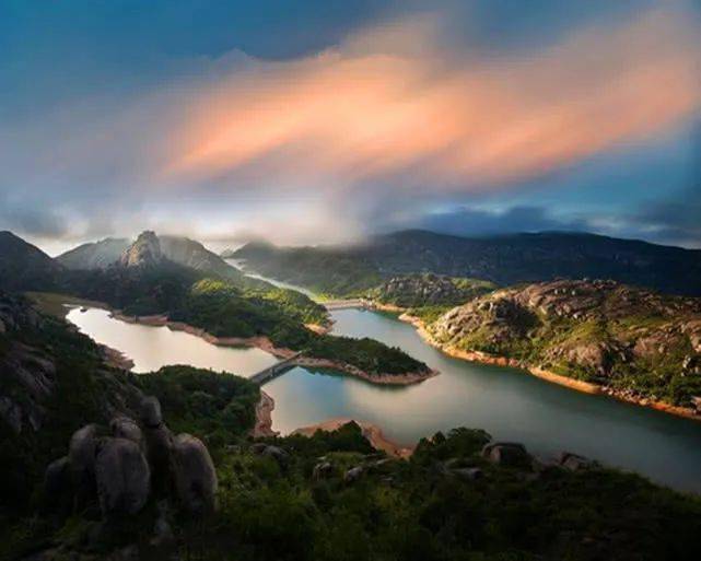 “底层看对错，中层看形势，高层看权力”：思维层次决定了你的阶层