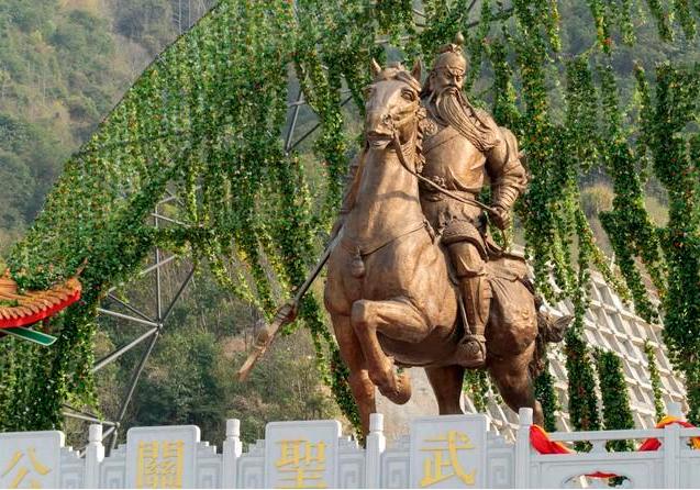 为什么许多领导总是提拔很坏的手下，却从不提拔能干的手下？