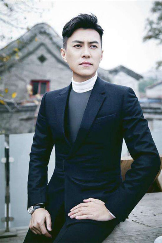 领导当众批评你，私下里却又对你很好，是什么意思？