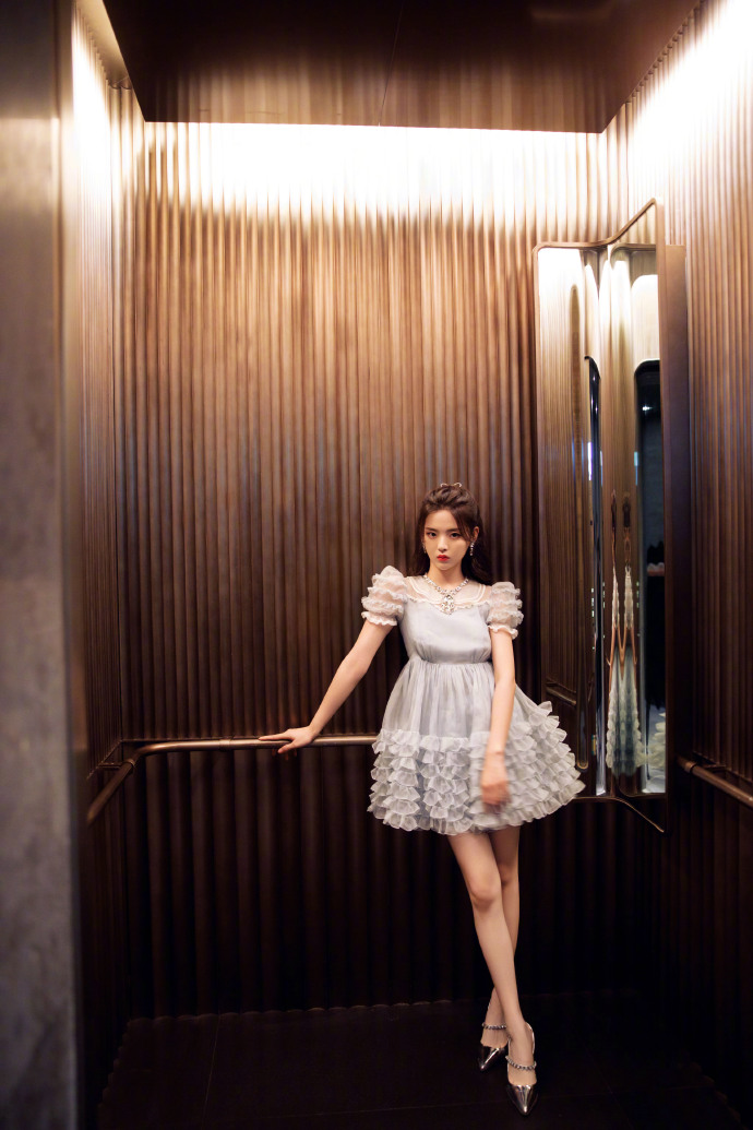 如果你是老板，是用人品好但能力不行的人，还是能力好人品不行的人？