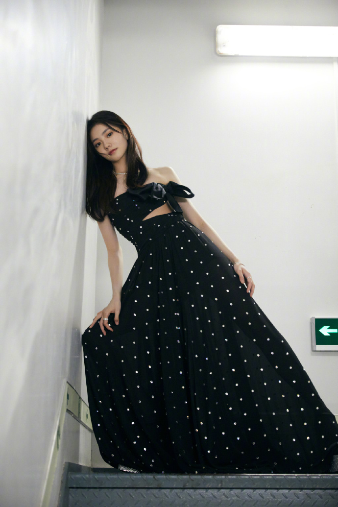 一个人不喜欢走人情，更不喜欢和领导接触，职场还有出路吗？