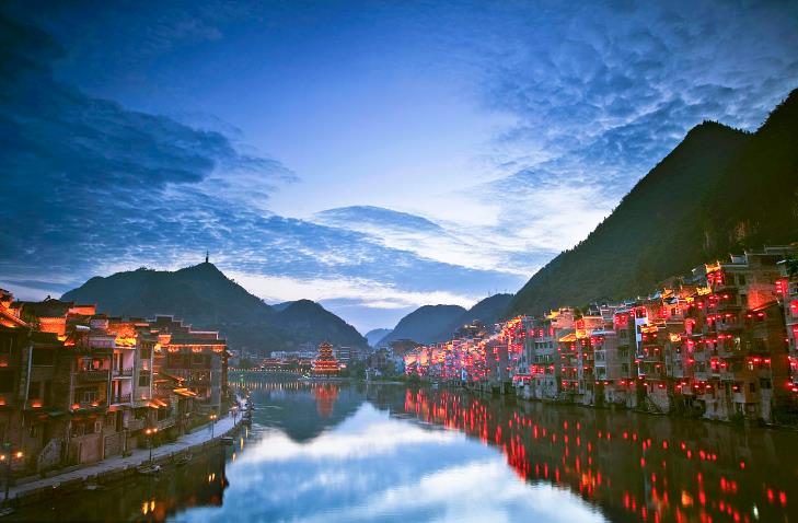 在单位，为什么被领导蹂躏摧残都要选择追随？