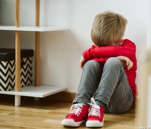 青少年自卑的5个原因，父母需要了解