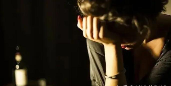 为什么会患上抑郁症？只是因为缺少“快乐因子”吗？