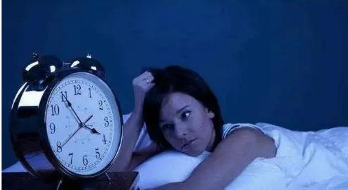 夜里总是入睡困难，五个方法教你改善