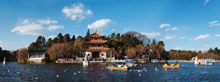 《螳螂捕蝉，黄雀在后》成语的典故及释义