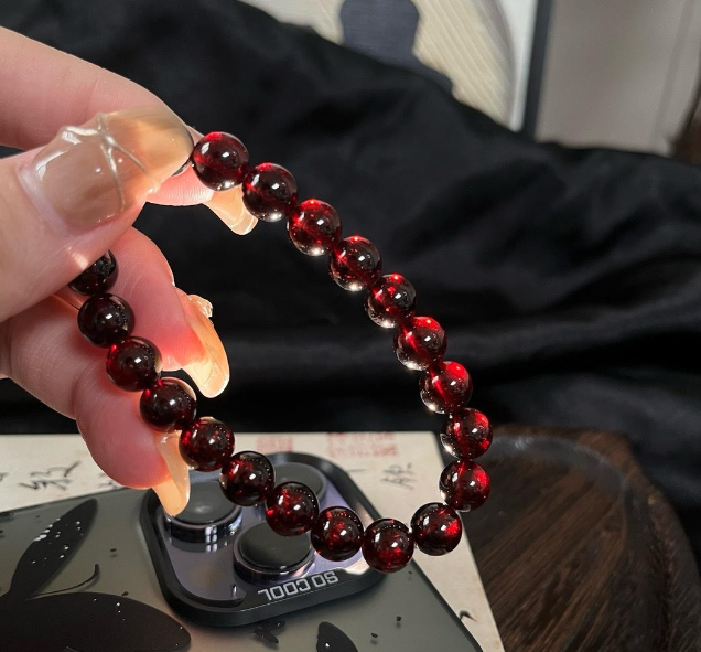 石榴石手链，石榴石的功效与作用