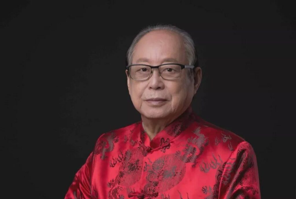 号称“易学泰斗”的邵伟华，生平经历了哪些事，为什么争议不断？