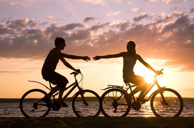 什么样的八字好与别人比较、性格不稳定？