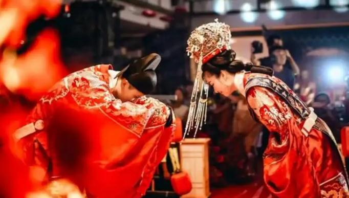 在婚姻中容易被插足的几个特征: