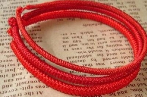 本命年红绳可以戴脚上吗，本命年戴红绳有什么禁忌