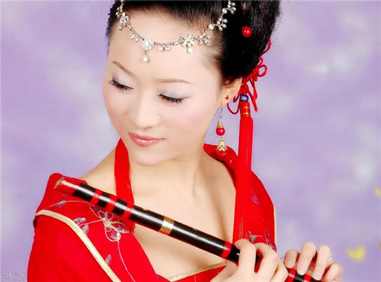 红绳戴在右手还是左手 红绳可以随便戴吗