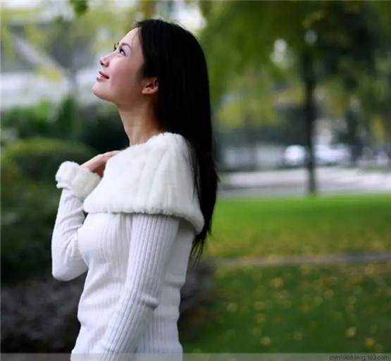 女人枕头下放什么最旺财，女人的枕头下放什么好