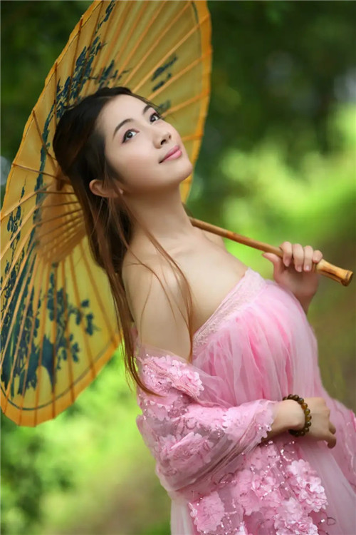 自作多情的女人体相特征