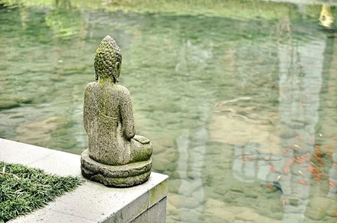 本命佛可以挂在床头吗，本命佛的佩戴禁忌