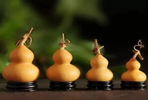 葫芦挂在家里什么位置最招财，葫芦摆放在哪里好