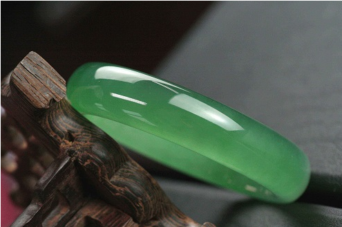 什么人不适合戴翡翠